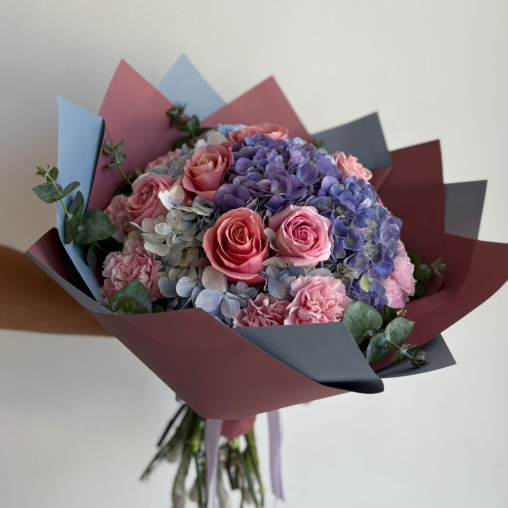 Ramo de Hortensias y Rosas