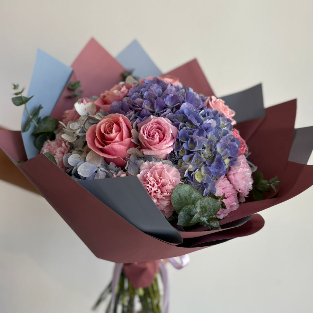 Ramo de Hortensias y Rosas