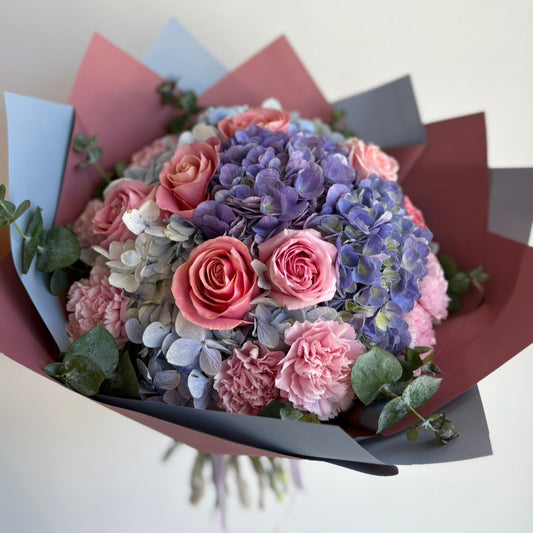 Ramo de Hortensias y Rosas